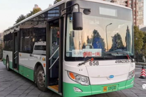 娱乐早班车吃瓜,卓伟爆顶流塌房大瓜，疑点指向神秘男星